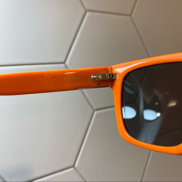 Dragon Regal Mint Tango Sunglasses - Picture 6 of 6